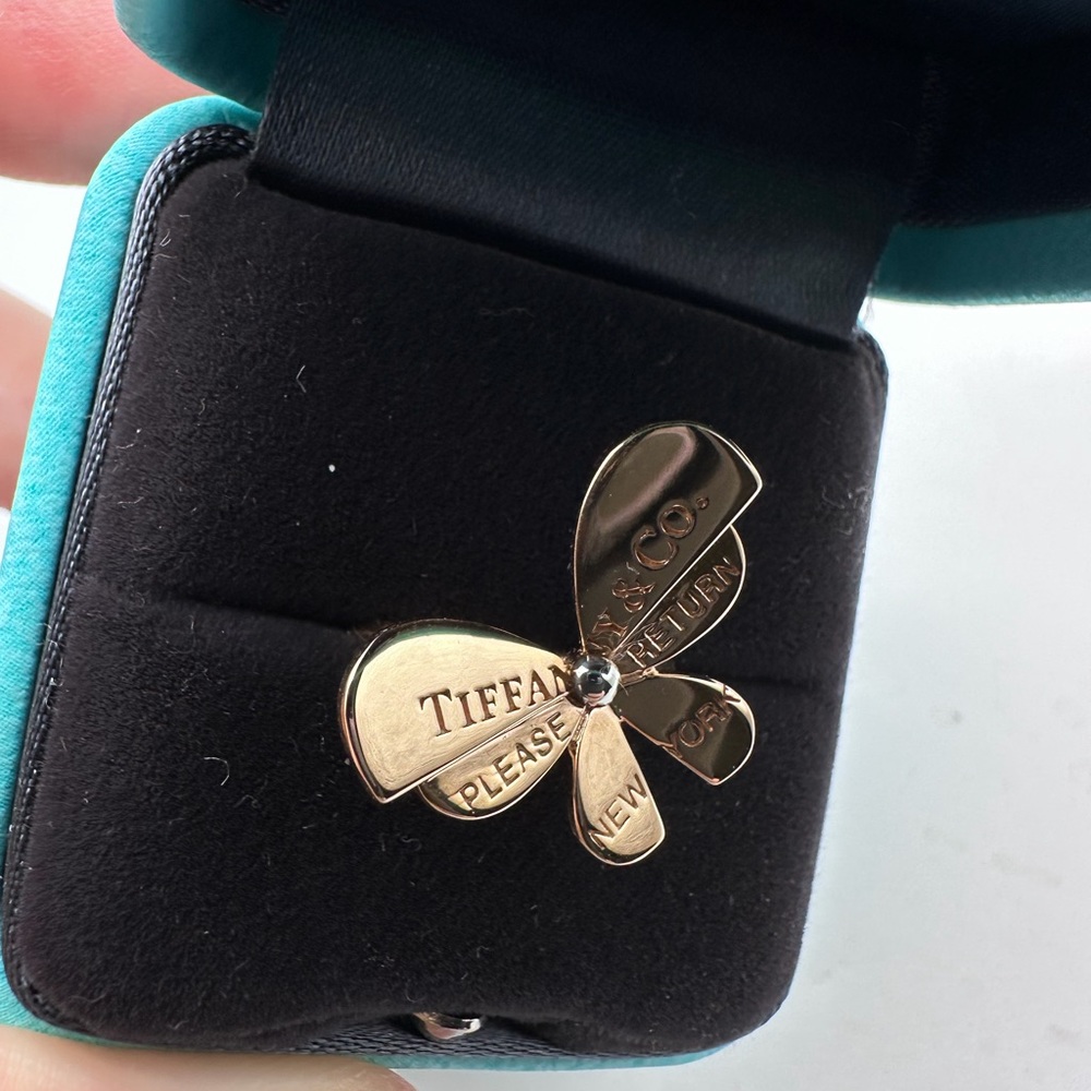 Tiffany & Co. New love bug butterfly size 5 18kt rose gold & 925 sterling silver - Picture 8 of 13